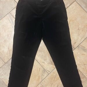 Seize 10 The Limited ankle length slacks.